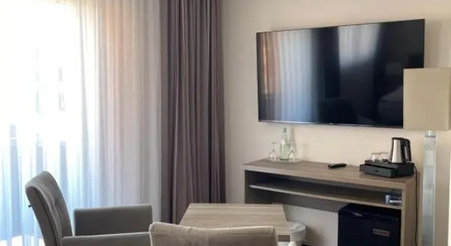 Двухместный номер Standard с балконом Hotel Neptun