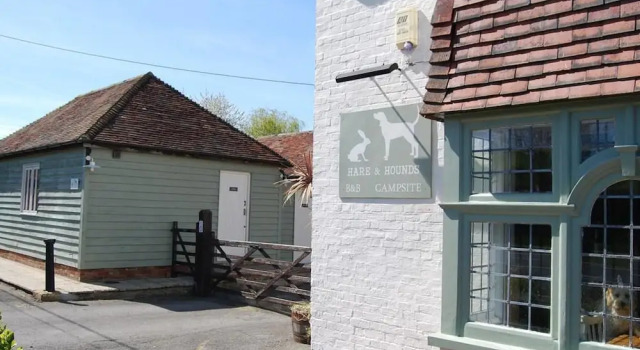 Hare & Hounds Bed & Breakfast, Забронировать Отель Отели Восточного Суссекса с парковкой, Парковка