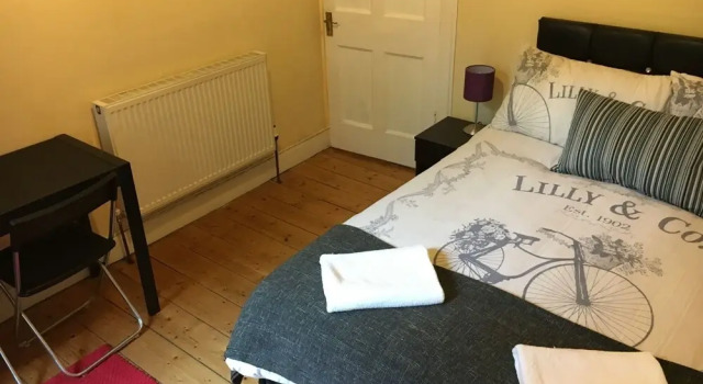 Glasgow West End Apartment