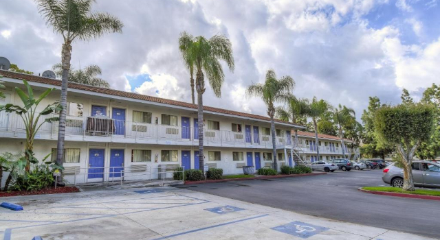 Motel 6 Chino, CA - Los Angeles Ontario, Забронировать Мотель Мотели Чино, Мотель