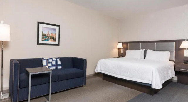 Двухместный номер Standard Hampton Inn & Suites Indianapolis-Keystone, IN