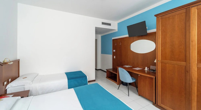 Трёхместный номер Comfort Hotel Italia
