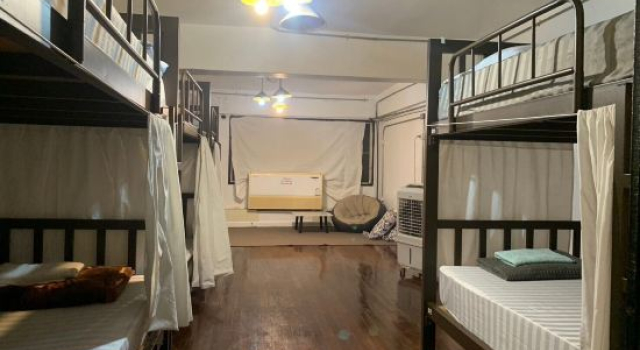 Кровать в общем номере Gravity Hostel