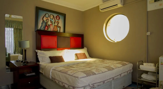 Vhavenda Hills Bed & Breakfast, Prenota Hotel Soweto Gauteng