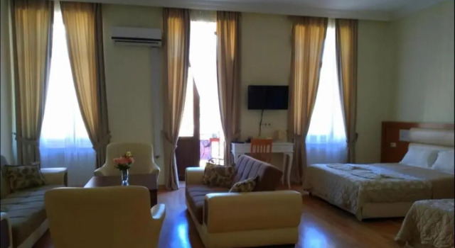 Kabayans And Pinoys Hotel And Hostel, Забронировать Хостел Чугурети Тбилиси, рядом с Tеатр имени Марджанишвили