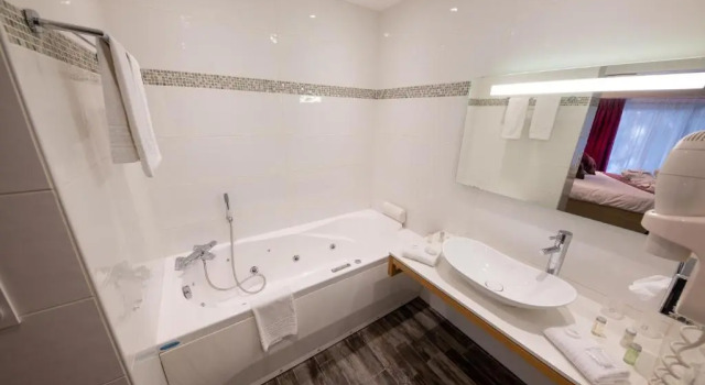 Полулюкс Le Moulin Du Landion Hôtel et Spa