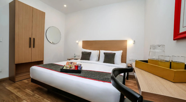 OYO Townhouse 080 Meera Bagh