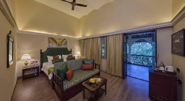 Двухместный номер Standard с балконом Royal Orchid Metropole Mysore