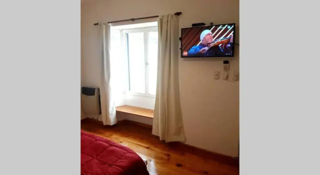 Big beautiful house with garden in 5ta Sección neighbourhood, Забронировать Отель Мендоса провинция Мендоса, рядом с CONICET Mendoza