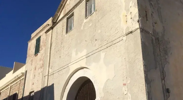 Casa Donzella, Забронировать Апартаменты/квартира Отели Альгеро с парковкой, рядом с Cathedral of St Mary the Immaculate, Парковка