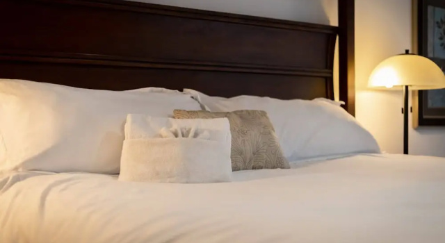 Коттедж Nestled Pines Retreat Hot Tub, Pool Tahoe, Foosball, +more!