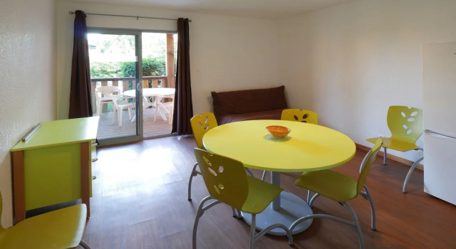 Les Girelles - Vacances ULVF, Đặt Khách sạn Khách sạn ở Saint-Pierre-la-Mer có hồ bơi, Hồ bơi