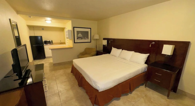 Студия Big Chile Inn & Suites