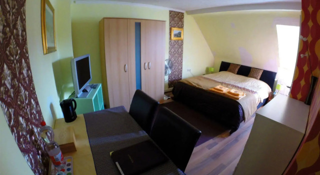 StayInCologne, Забронировать Гостевой дом Отели Бергиш-Гладбах с парковкой, Парковка