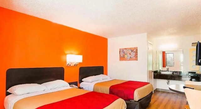 Четырёхместный номер Standard OYO Hotel Mobile, AL I-65 at Airport Blvd