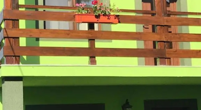Green House Inn, Rezerwuj Apartament Hotele w Carpathians - Romania z parkingiem, Parking