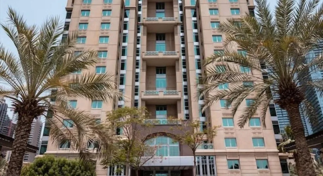 Elegant 3BR in Dubai Marina With Scenic Views!, Забронировать Апартаменты/квартира Дубай-Марина , рядом с Международный яхт-клуб Дубая