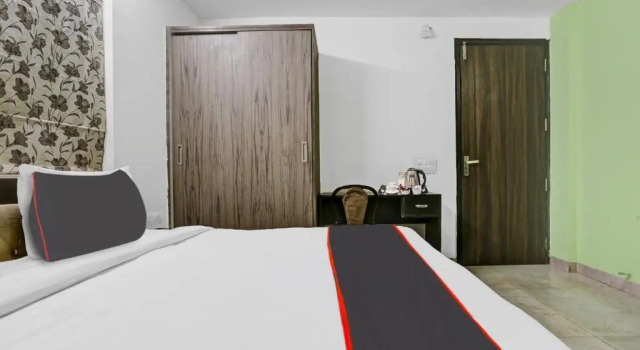 Collection O Birdhouse Residency Near Aravali Biodiversity Park