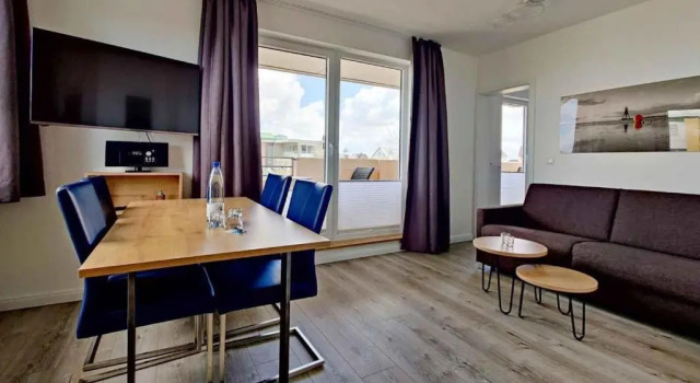 Große Ferienwohnung 8 im Haus Seeluft mit drei Balkonen und Meerblick