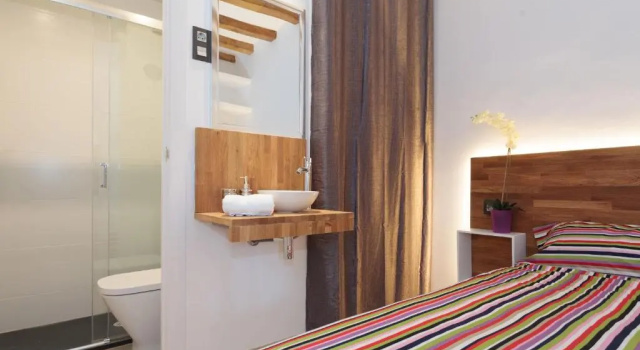 Апартаменты с 2 комнатами с балконом CITY CENTER TWO BEDROOMS APARTMENT, IN A 1870s FULL RENEWED BUILDING