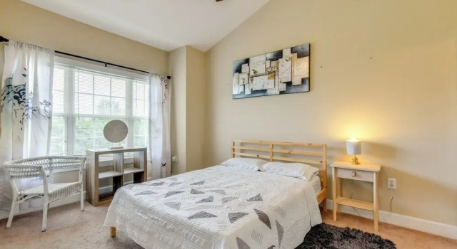 Апартаменты Charming Condo w/ Balcony, 1 Mi to UNC Charlotte!