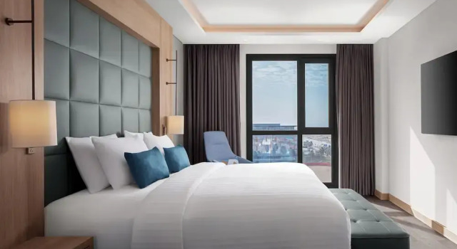 Двухместный люкс Executive с видом на бассейн Courtyard by Marriott Dakar Diamniadio
