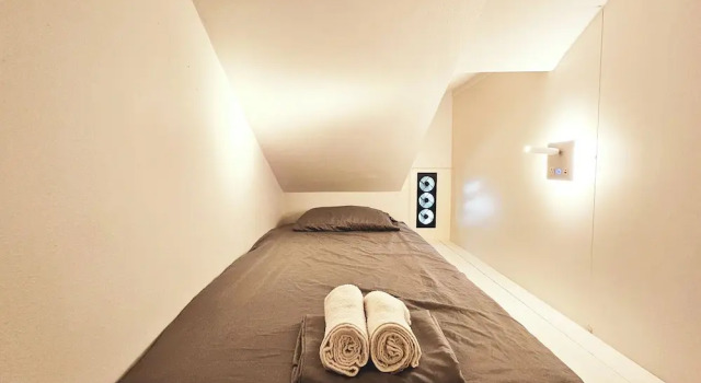 Кровать в общем номере (женский номер) Seasun Hostel