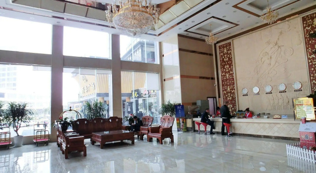 索菲悦酒店 海口骑楼老街日月广场免税店, Book Hotel Hotels in Meilan with Parking, Parking