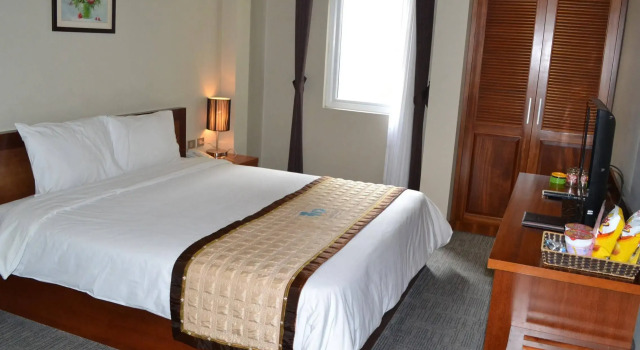 Nam Dat Hotel by D'Lecia Ha Long, Rezervovat Hotel Hotely v Quang Ninh se snídaní, Snídaně