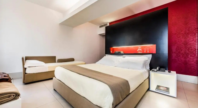 Номер Deluxe Savoy Hotel