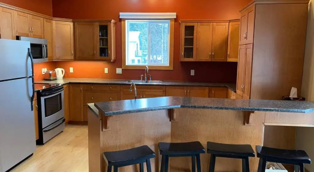 Коттедж Gudjonson Getaway - 2 bed 2 bath Cabin