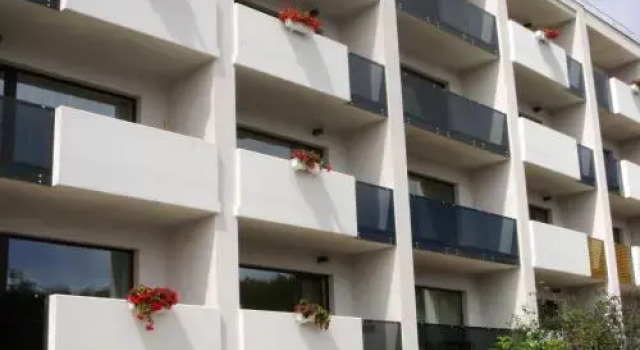 Baltasis Perlas, Boek Hotel Palanga 