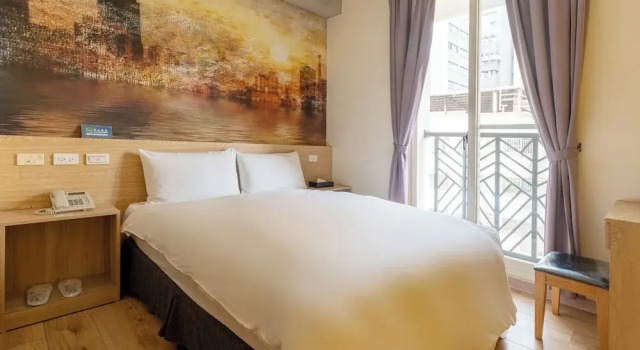 Двухместный номер Superior с балконом CHECK inn Express Taichung Yizhong