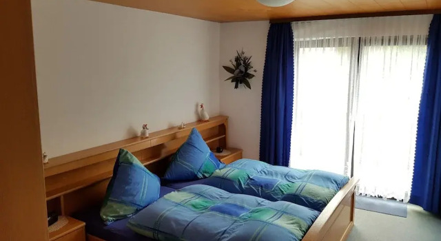 Comfortable apartment with balcony, you can't sit closer to the Moeselriver