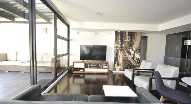 SH147 Sleek Split Level 2BR Surry Hills