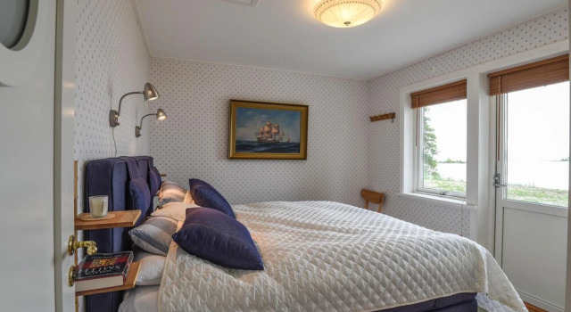Stunning Home In Mellerud, Book Hotel Mellerud 