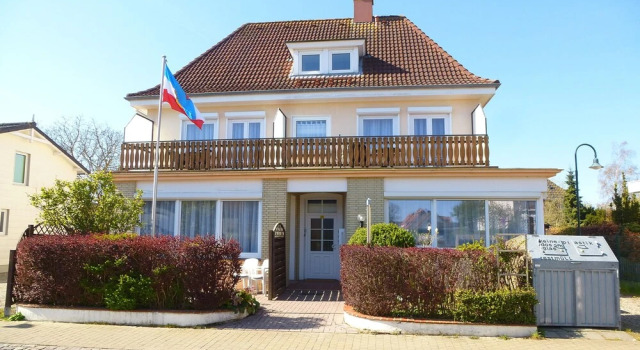 Ferienwohnungen mit "Strandfeeling" Waldstraße 15 Kellenhusen Ostsee, Забронировать Отель Отели Келленхузен с парковкой, Парковка