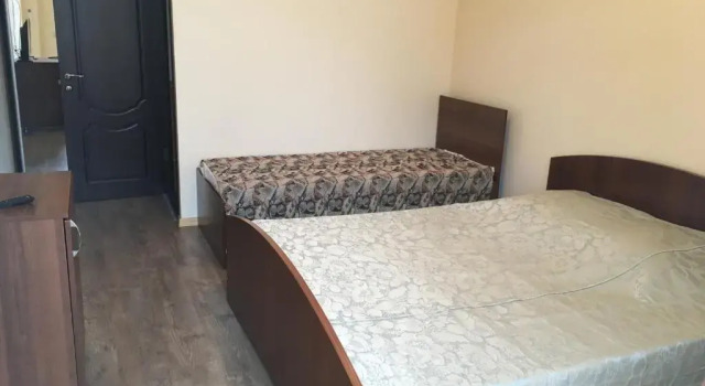 Трёхместный номер Standard с красивым видом из окна Guest house Mandarin on Titova 85