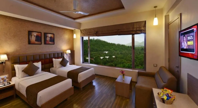 Двухместный номер Deluxe Sarovar Portico Gir