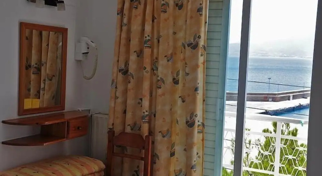 Двухместный номер Standard с балконом и с видом на море Nora Hotel