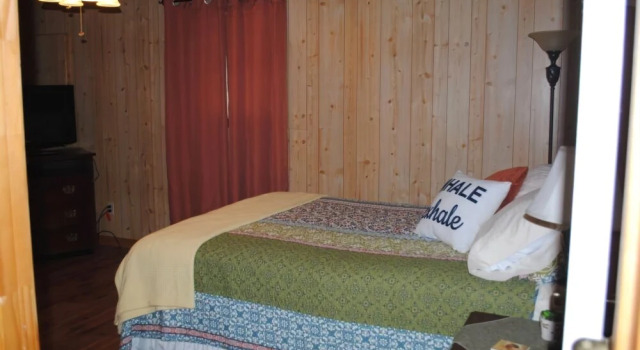 2 Peaceful - 1 Bedrooms, 1 Baths, Sleeps 4 Cabin
