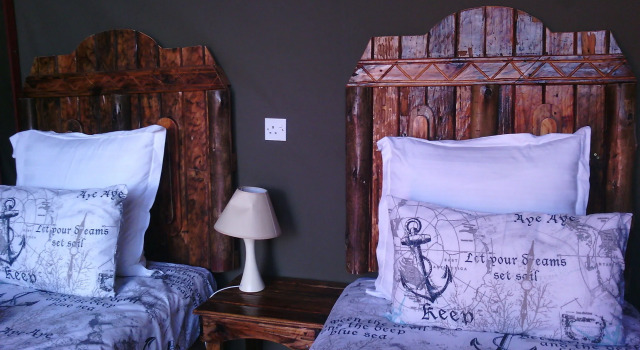 Lion Roars Lodge, Varaa Hotelli Lesoma Northwest District
