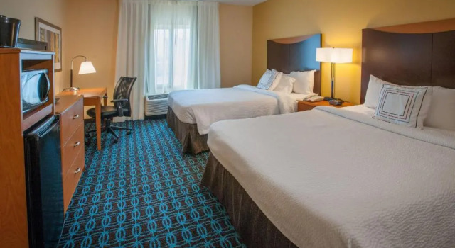 Четырёхместный номер Standard Fairfield Inn & Suites Orange Beach