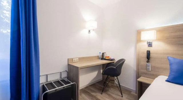 Двухместный номер Superior Hotel Le Circuit Le Mans