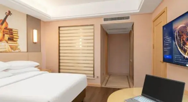 Люкс Deluxe Vienna International Hotel