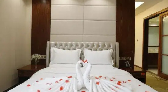 Люкс Business Ruiling International Business Hotel