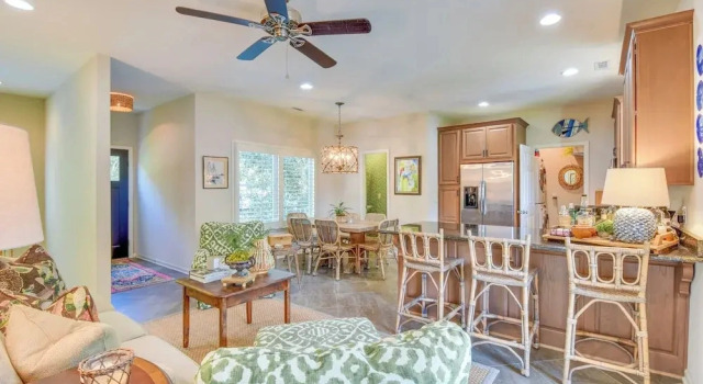 Lakefront Fun Near Clemson! Retreat w/ Pool Access, Buchen Sie Ferienhaus Seneca South Carolina