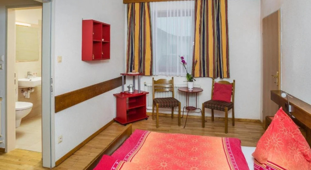 Gasthof Dangl, Book Hotel Hotels in Mostviertel with a Pool, Swimming Pool