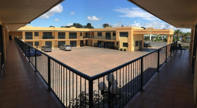Студия Deco City Motor Lodge