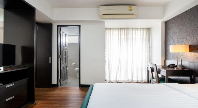 Lily Residence Executive Serviced Apartment, Rezervovat Hotel Hotely v Central Thailand s parkováním, Parkování